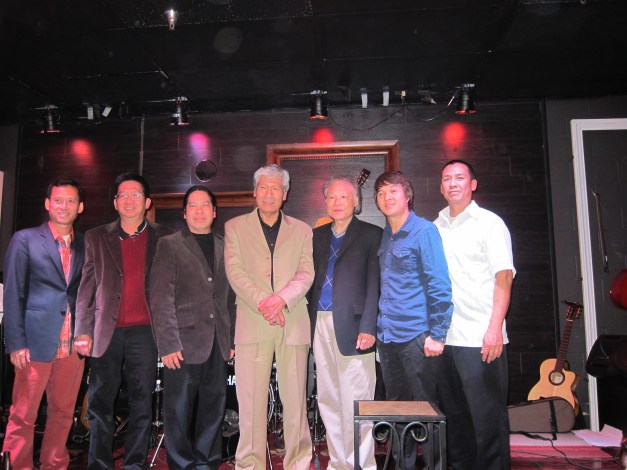 Từ- Công- Phụng, Đăng -Khánh và Ban nhạc Sỹ- Dự Hội Quán Lạc Cầm