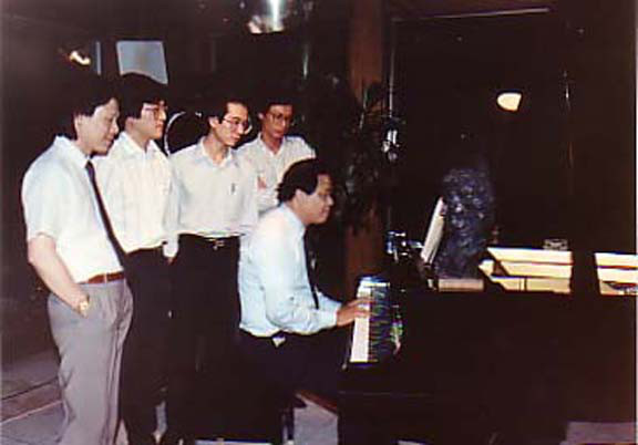 1989 @ 607 Houston,Texas - Đăng Khánh-Trịnh Dương Minh-Trịnh Lê Trung-Trần Văn Anh-NS.Lê Vă Khoa